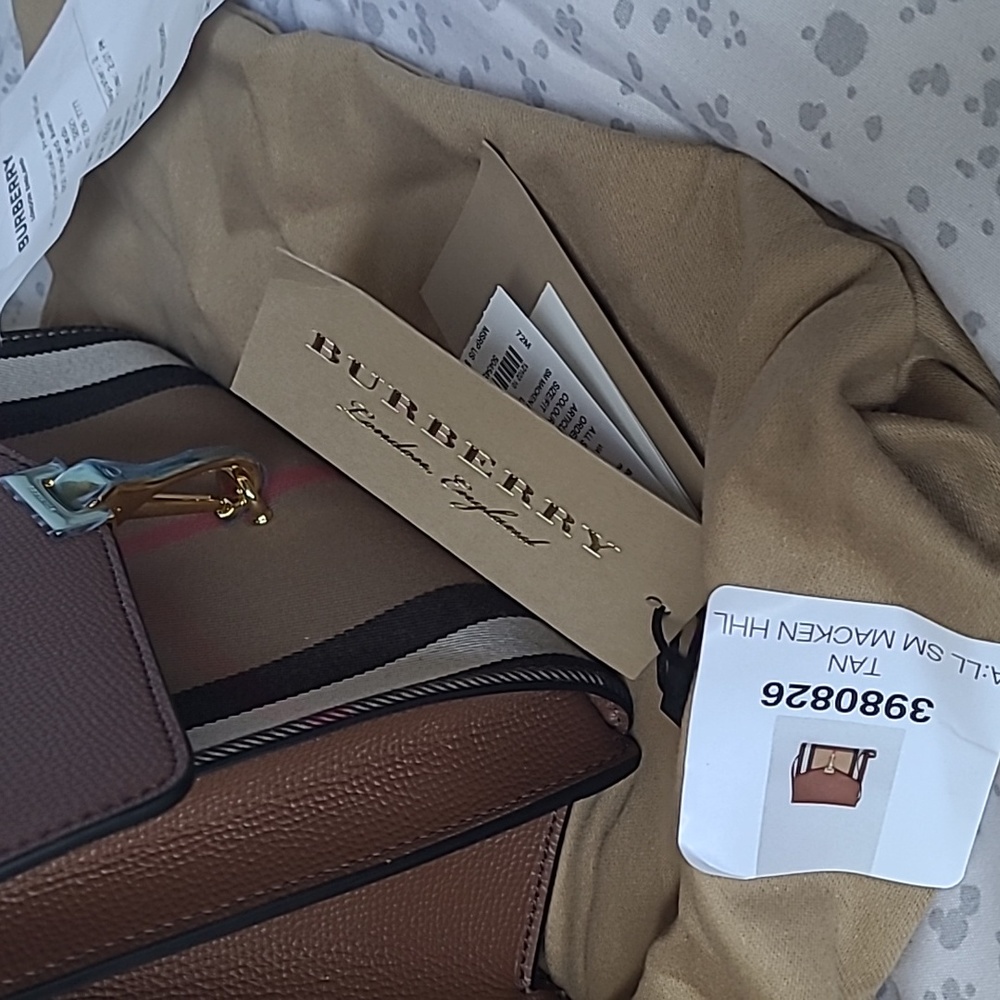 Burberry bag - Picture 3 of 4
